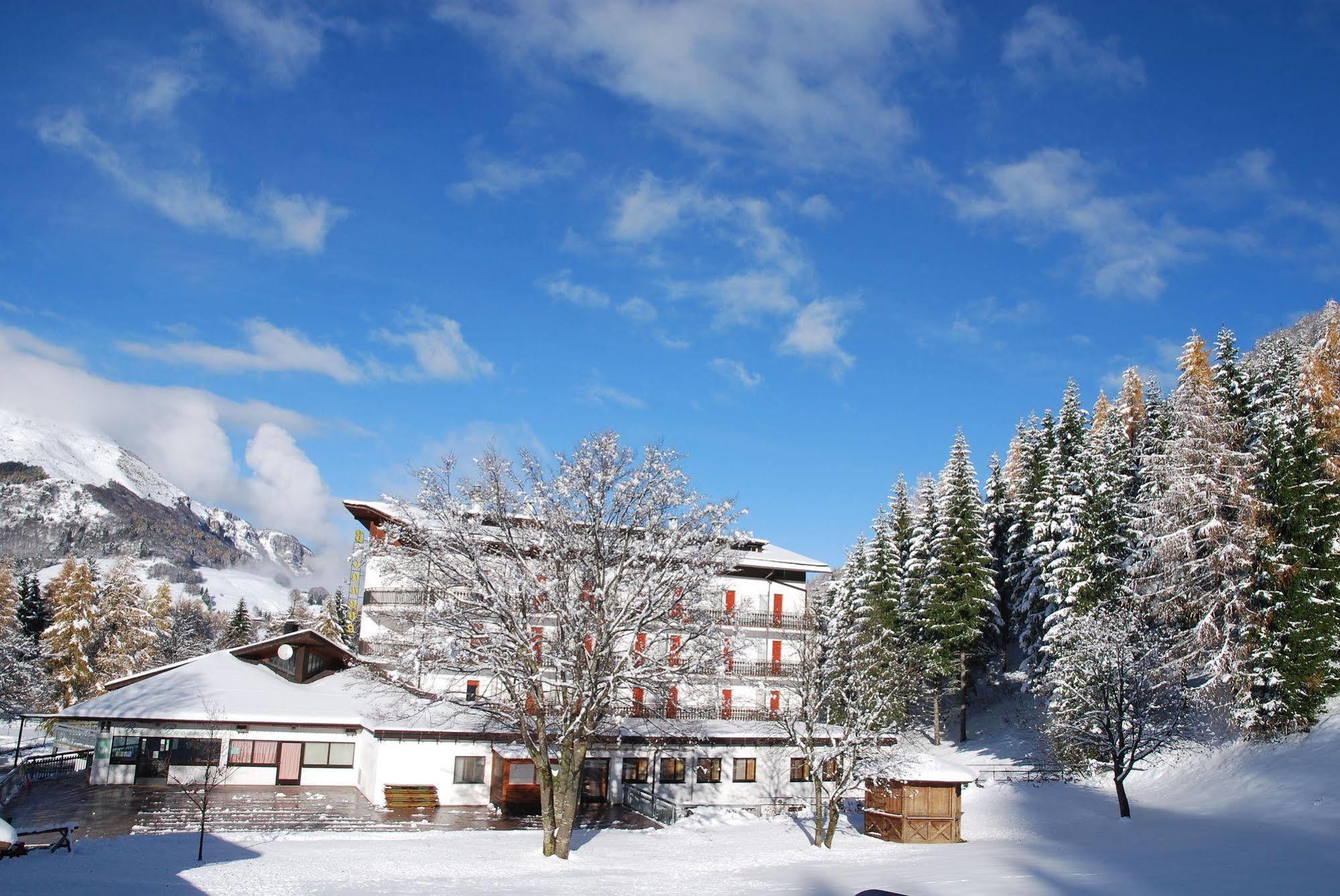 Hotel Bucaneve San Valentino  Экстерьер фото